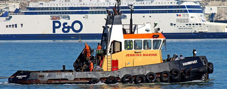 Handfast tugboat during towing operations