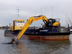 Grab Hopper CH Horn dredging with long reach excavator