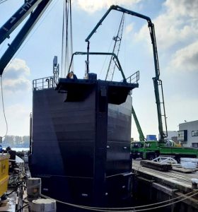 DMS Condor delivers 9m draft caisson for Ravestein