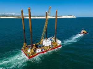 Wind Lass Utility vessel towing Have Seachallenger